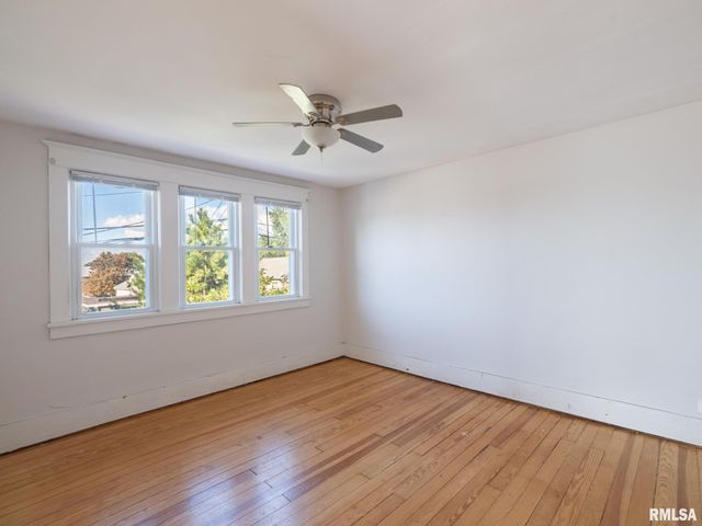 806 PEORIA Street, Washington, IL 61571