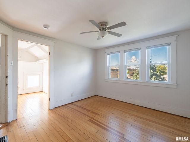 806 PEORIA Street, Washington, IL 61571
