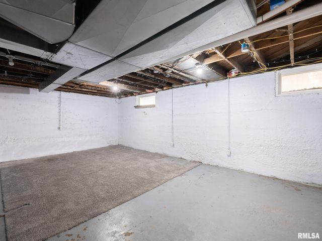 806 PEORIA Street, Washington, IL 61571