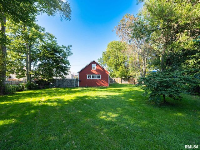 806 PEORIA Street, Washington, IL 61571
