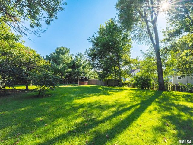 806 PEORIA Street, Washington, IL 61571