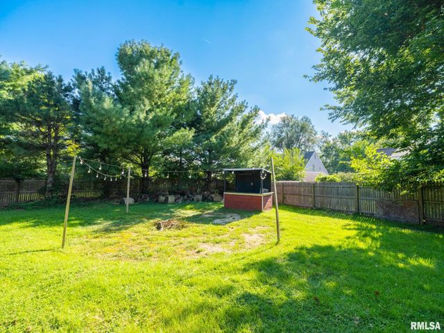 806 PEORIA Street, Washington, IL 61571