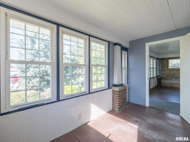 806 PEORIA Street, Washington, IL 61571