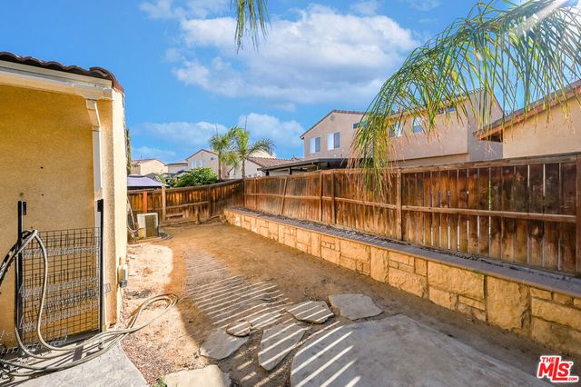 3896 Manquelo Court, Perris, CA 92571