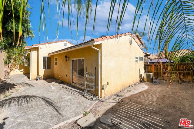 3896 Manquelo Court, Perris, CA 92571
