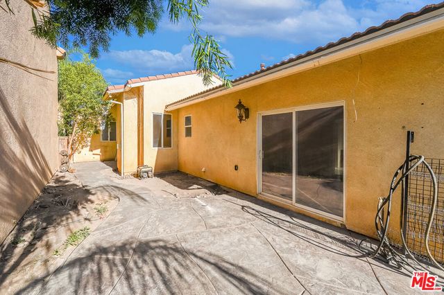 3896 Manquelo Court, Perris, CA 92571