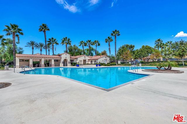 3896 Manquelo Court, Perris, CA 92571