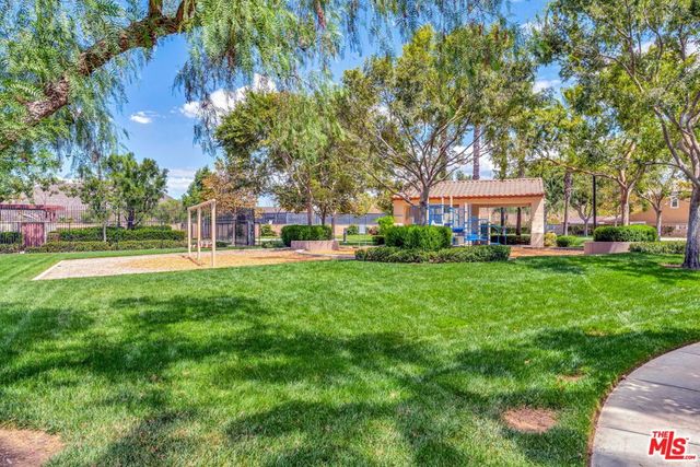 3896 Manquelo Court, Perris, CA 92571