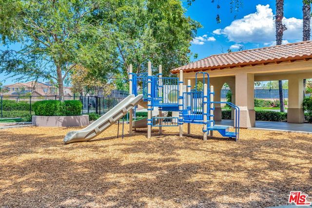 3896 Manquelo Court, Perris, CA 92571