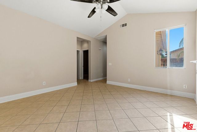 3896 Manquelo Court, Perris, CA 92571