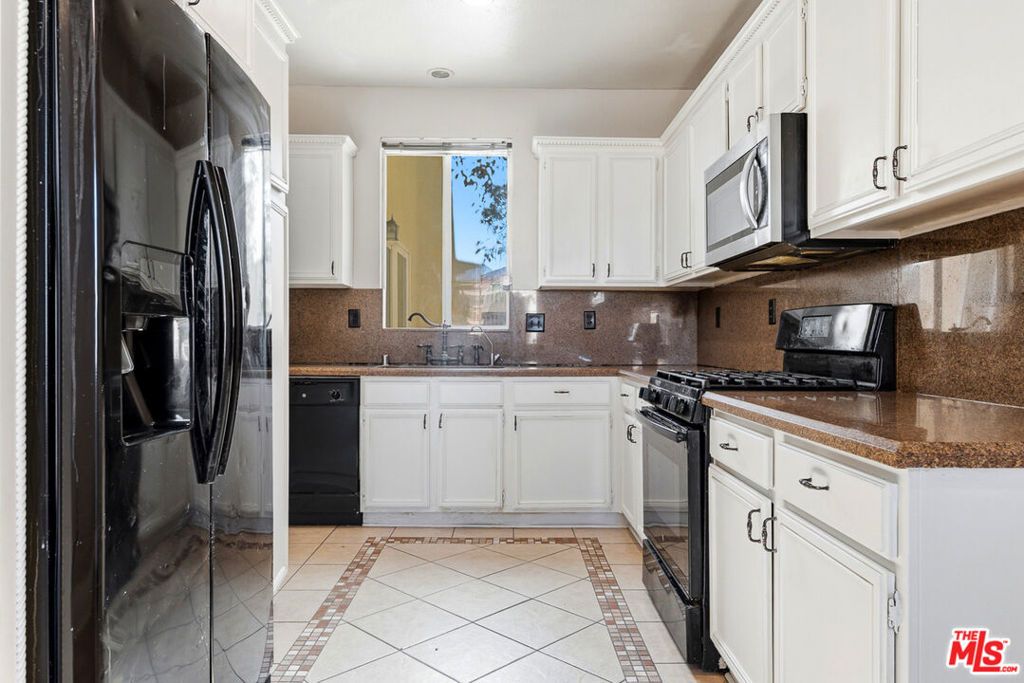3896 Manquelo Court, Perris, CA 92571 — photo 5