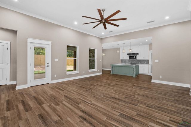 135 Hillcrest, Gladewater, TX 75647