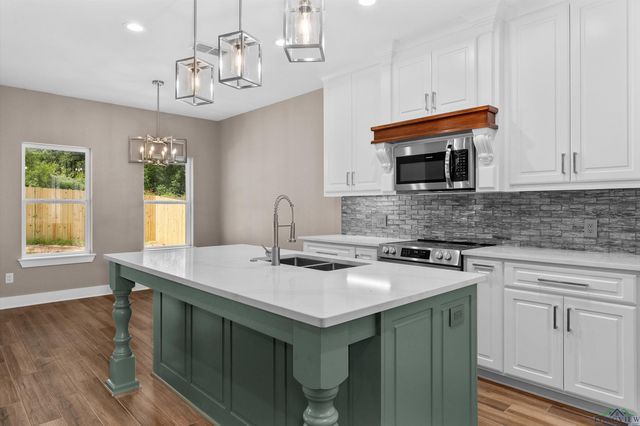 135 Hillcrest, Gladewater, TX 75647