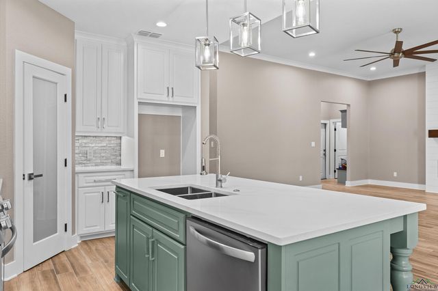 135 Hillcrest, Gladewater, TX 75647