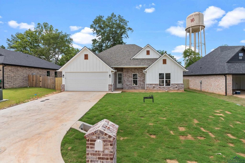 135 Hillcrest, Gladewater, TX 75647