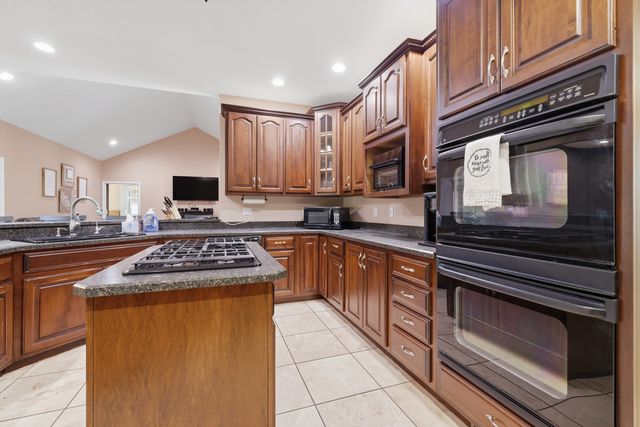 10170 Stilleys Mill Road, Marion, IL 62959