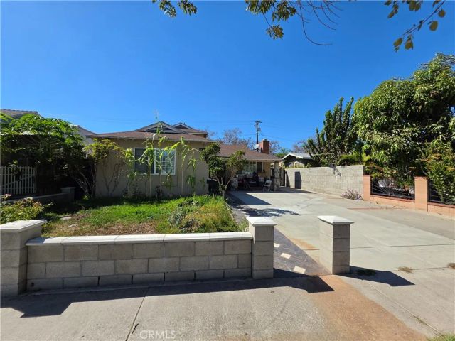 726 S Halladay Street, Santa Ana, CA 92701