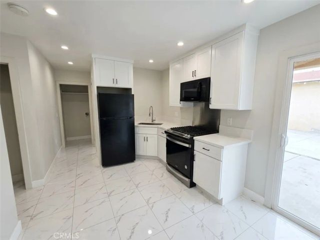 726 S Halladay Street, Santa Ana, CA 92701
