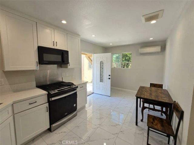 726 S Halladay Street, Santa Ana, CA 92701