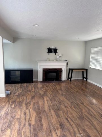 726 S Halladay Street, Santa Ana, CA 92701