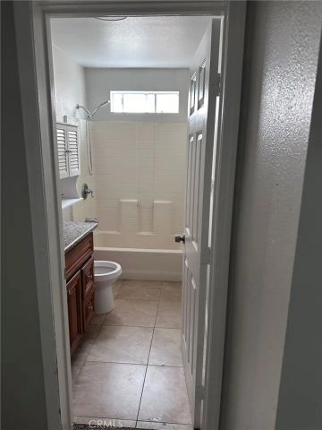 726 S Halladay Street, Santa Ana, CA 92701
