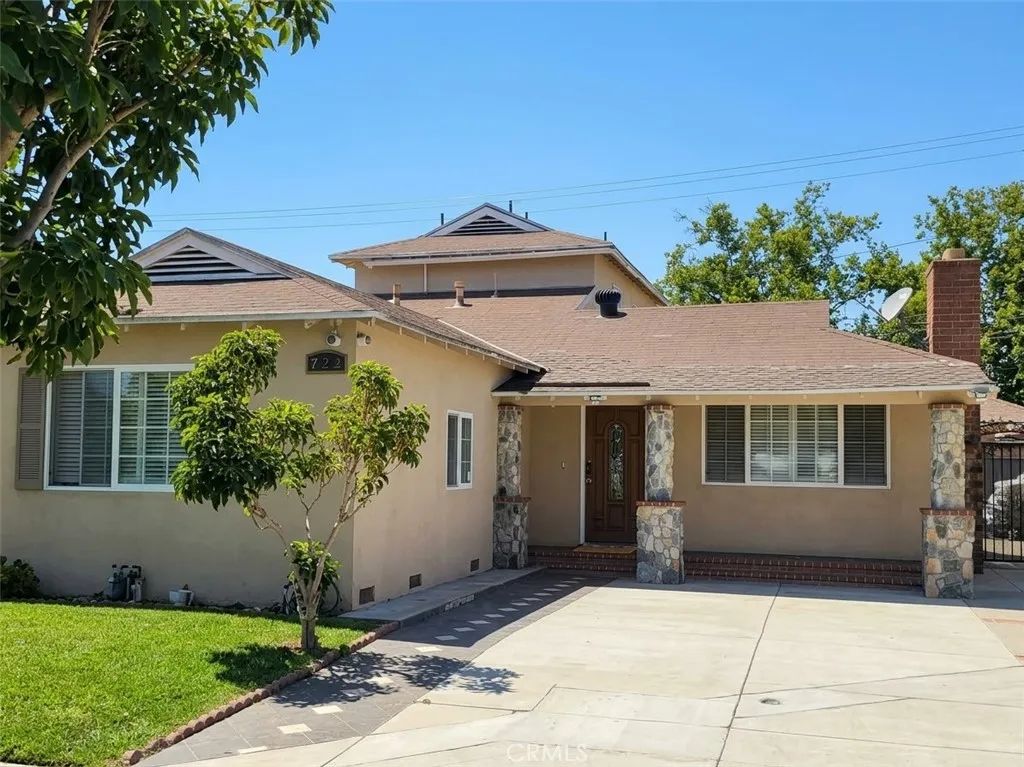 726 S Halladay Street, Santa Ana, CA 92701