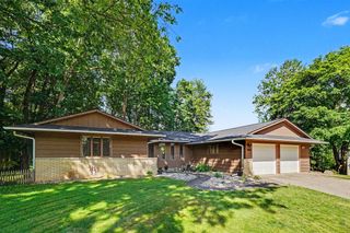 9713 Oakview Drive, Portage, MI 49024