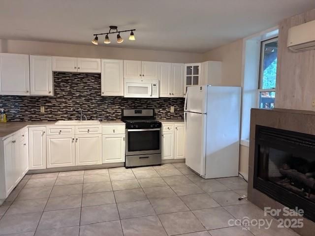 28 Wake Street, Waynesville, NC 28786