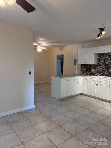 28 Wake Street, Waynesville, NC 28786