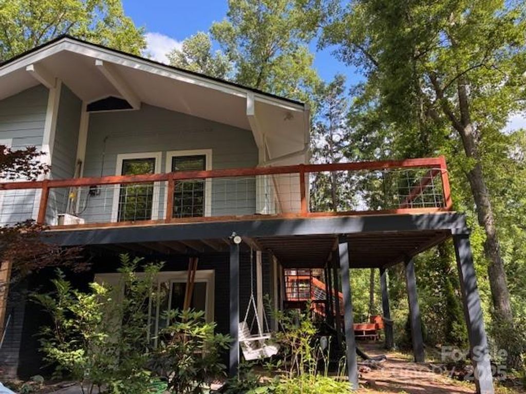 28 Wake Street, Waynesville, NC 28786