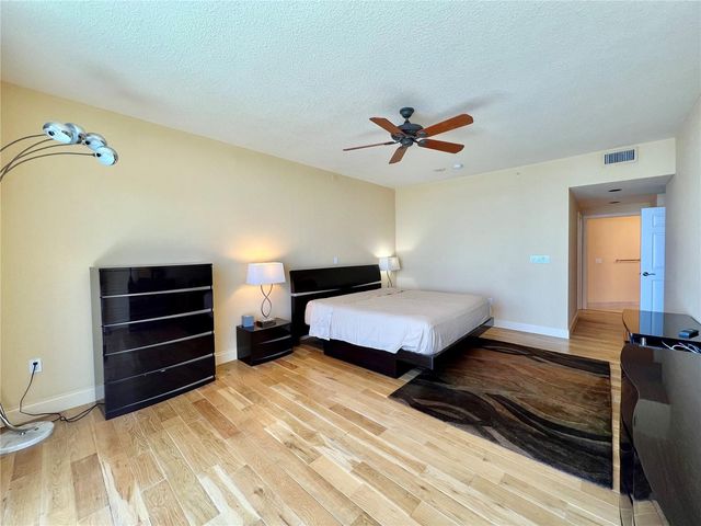 6001 N Ocean Drive 706, Hollywood, FL 33019