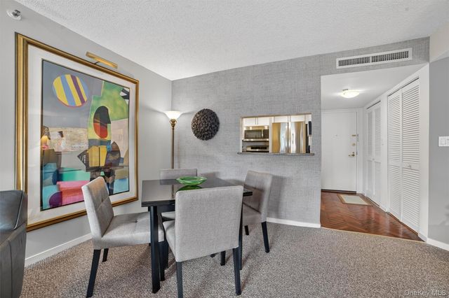 10 Stewart Place 3FE, White Plains, NY 10603