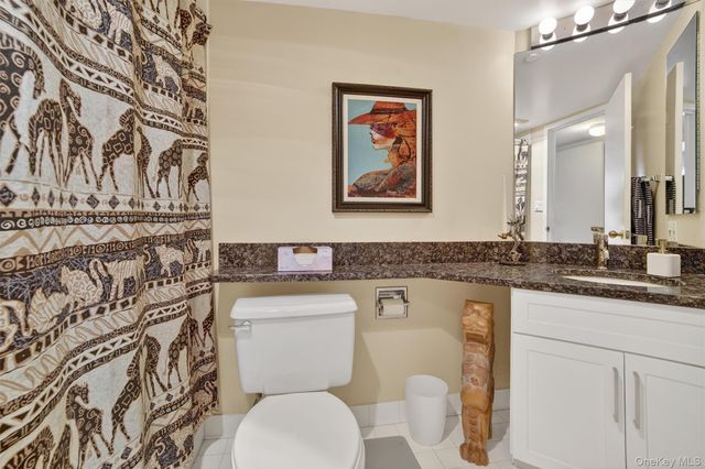 10 Stewart Place 3FE, White Plains, NY 10603