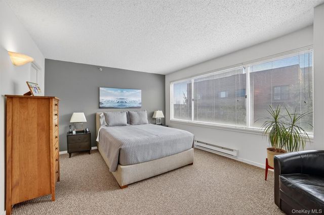 10 Stewart Place 3FE, White Plains, NY 10603