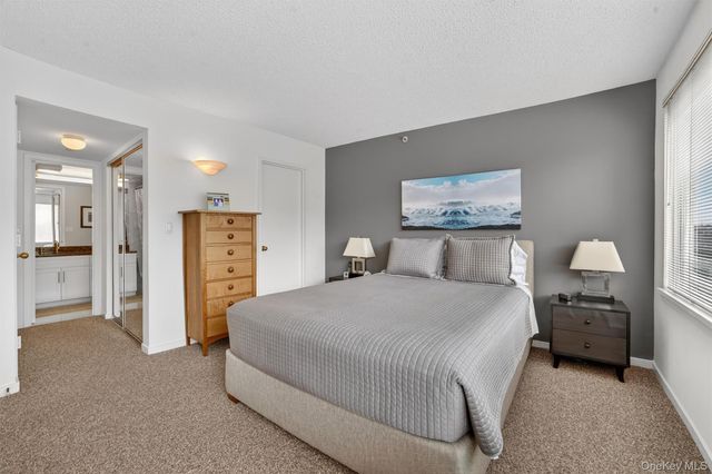 10 Stewart Place 3FE, White Plains, NY 10603