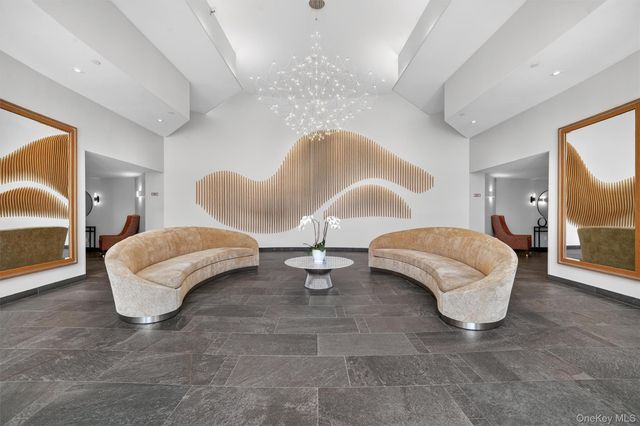 10 Stewart Place 3FE, White Plains, NY 10603