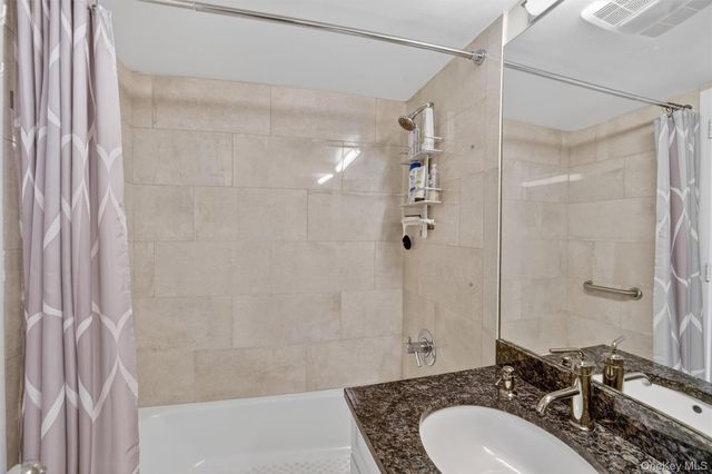 10 Stewart Place 3FE, White Plains, NY 10603