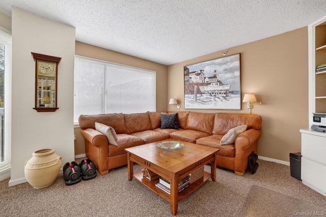 10 Stewart Place 3FE, White Plains, NY 10603