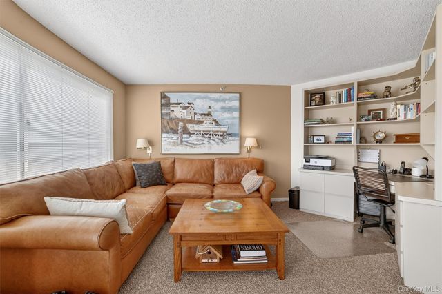 10 Stewart Place 3FE, White Plains, NY 10603