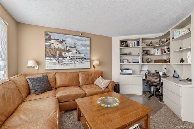 10 Stewart Place 3FE, White Plains, NY 10603