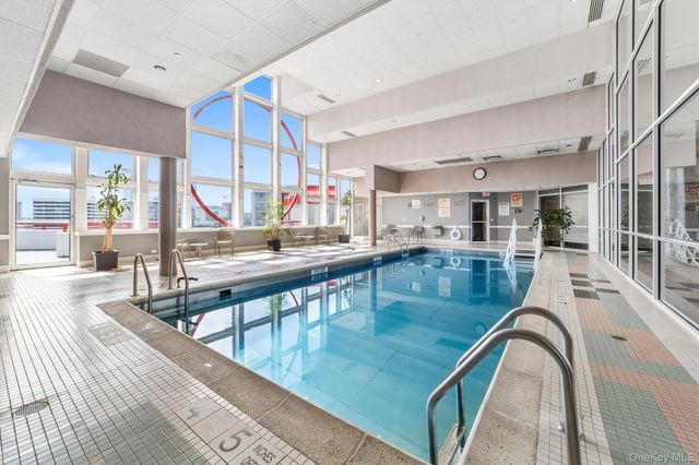 10 Stewart Place 3FE, White Plains, NY 10603