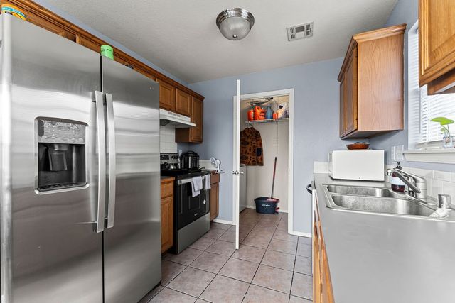 851 Honeysuckle Drive, Centerton, AR 72719