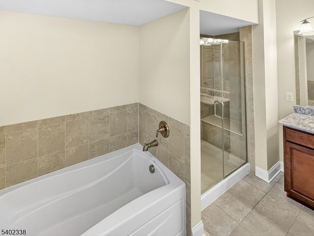 83 Brownstone Rd, Clifton City, NJ 07013