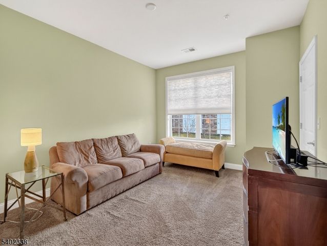 83 Brownstone Rd, Clifton City, NJ 07013