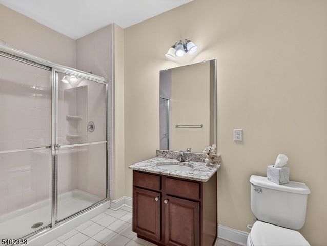 83 Brownstone Rd, Clifton City, NJ 07013