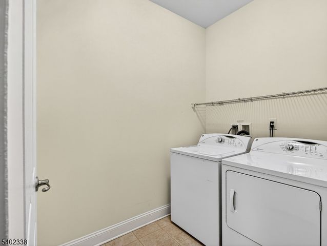 83 Brownstone Rd, Clifton City, NJ 07013