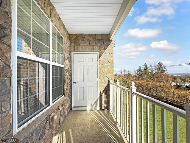 83 Brownstone Rd, Clifton City, NJ 07013