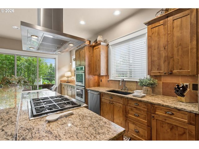 9830 Nw WAYNE Ln, Portland, OR 97229