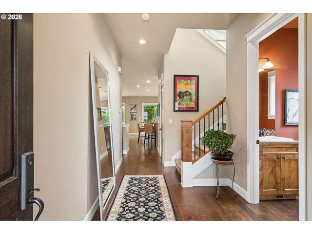9830 Nw WAYNE Ln, Portland, OR 97229