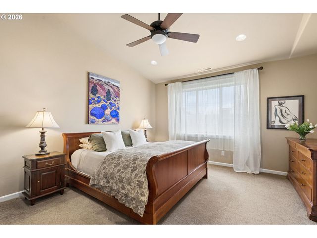 9830 Nw WAYNE Ln, Portland, OR 97229
